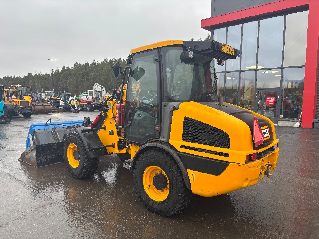 jcb-407-huippu-varusteet-stage,683de427