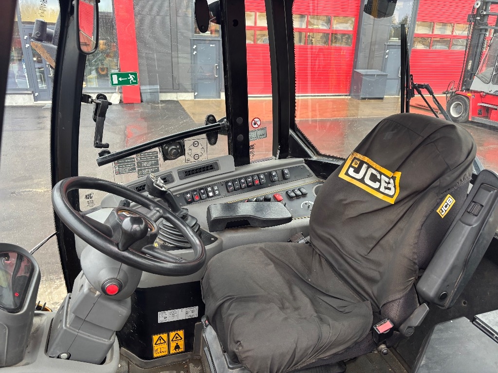 jcb-407-huippu-varusteet-stage,8e2bb1f5