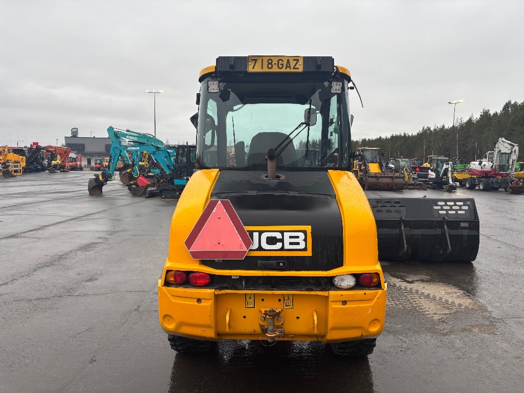 jcb-407-huippu-varusteet-stage,92c44b3e