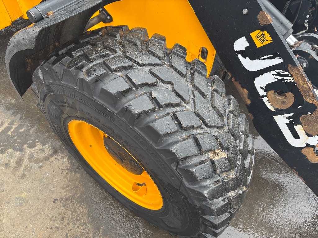 jcb-407-huippu-varusteet-stage,d1706b3a