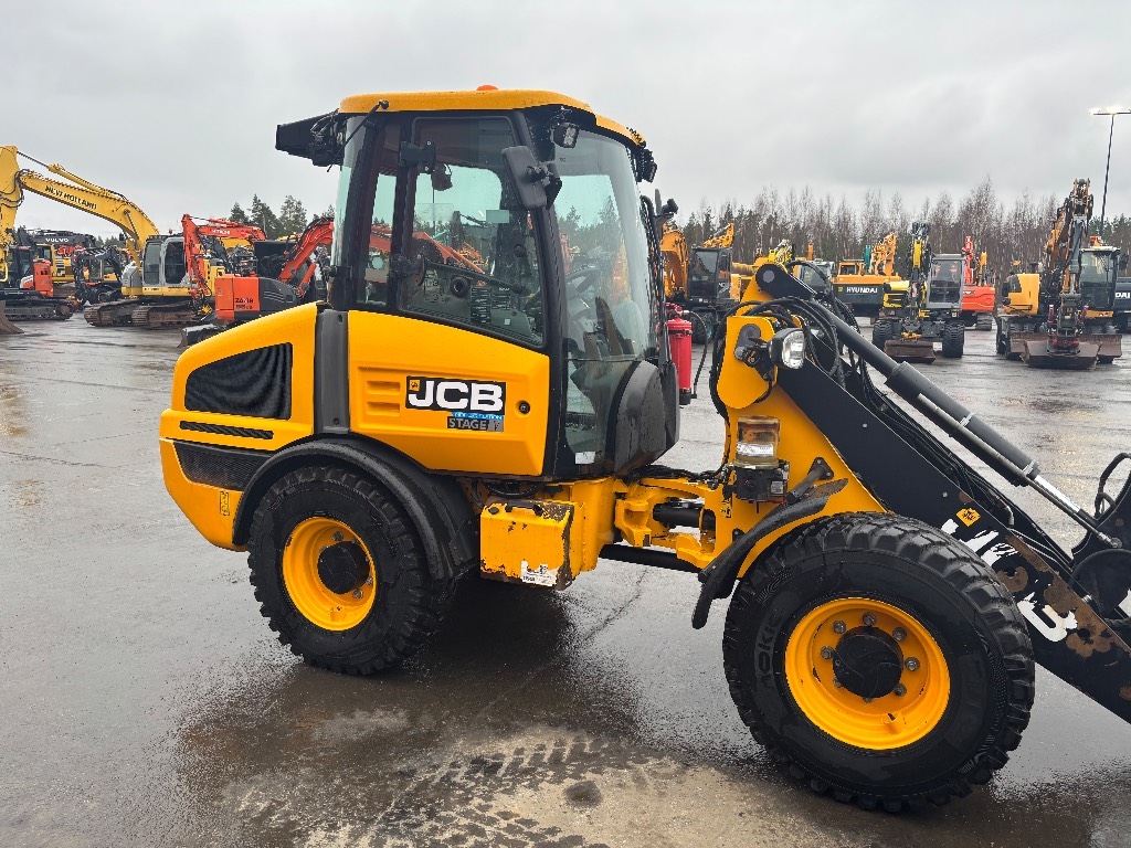 jcb-407-huippu-varusteet-stage,ed51de61