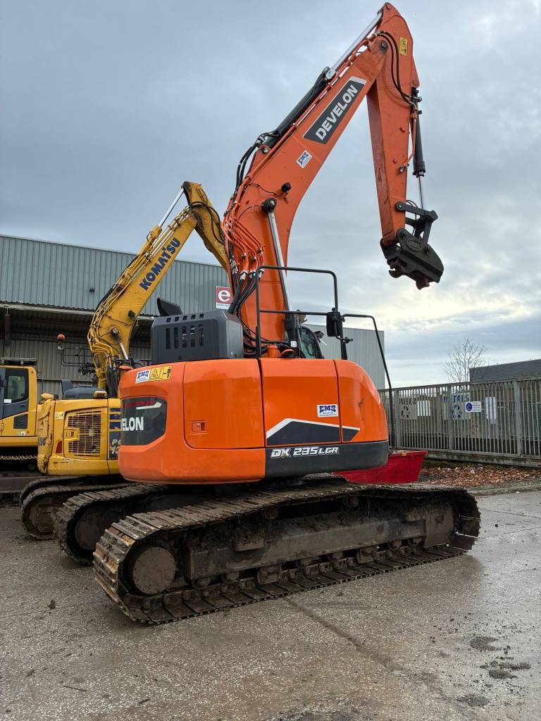 Develon DX235LCR-7
