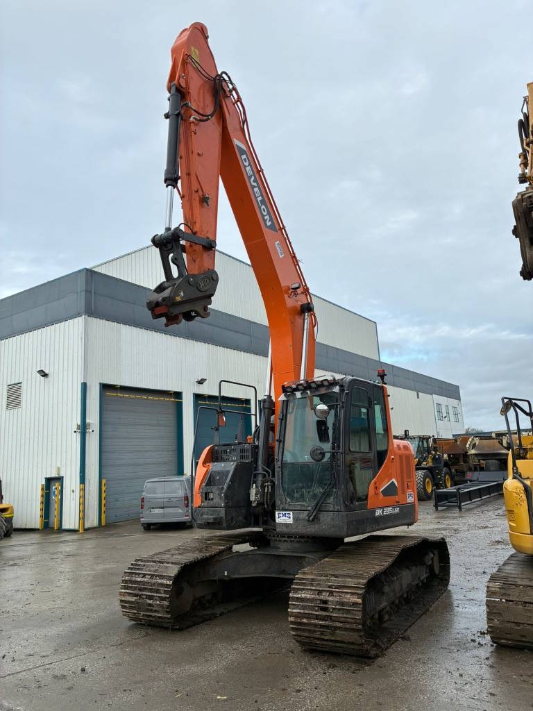 Develon DX235LCR-7