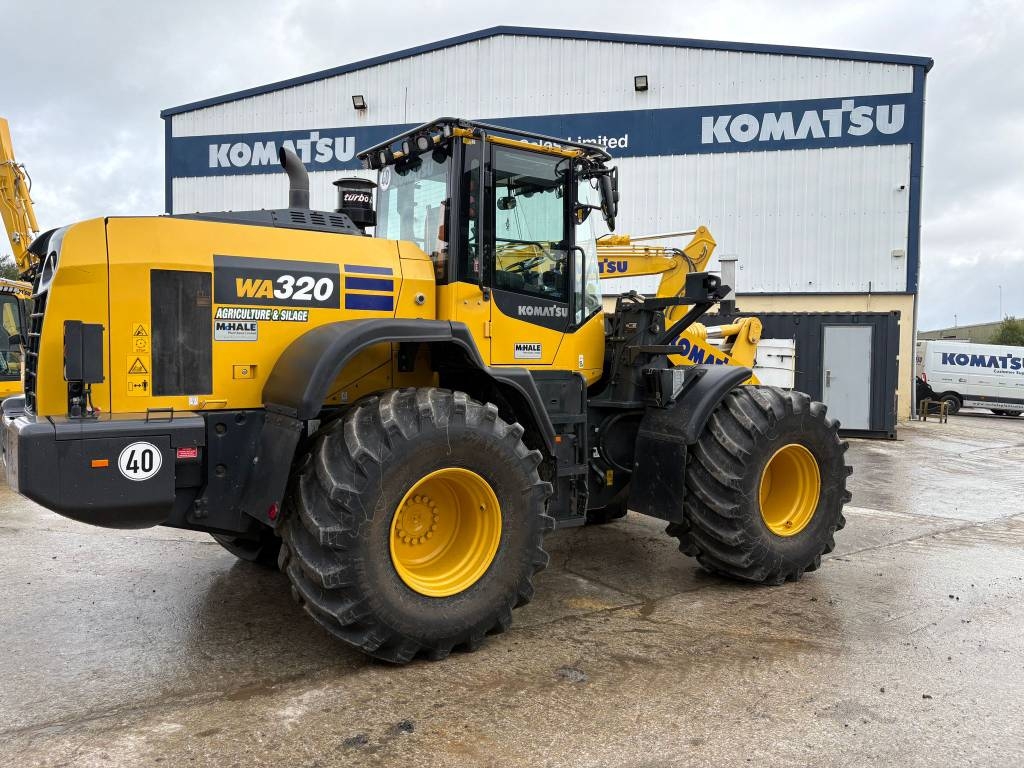 Komatsu WA320-8