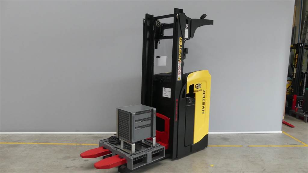Hyster RS1.6, Self Propelled Stackers, Material Handling