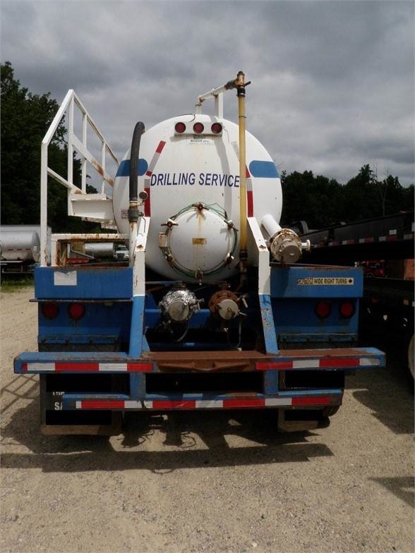 Troxell 43' Vacuum Tank Trailer