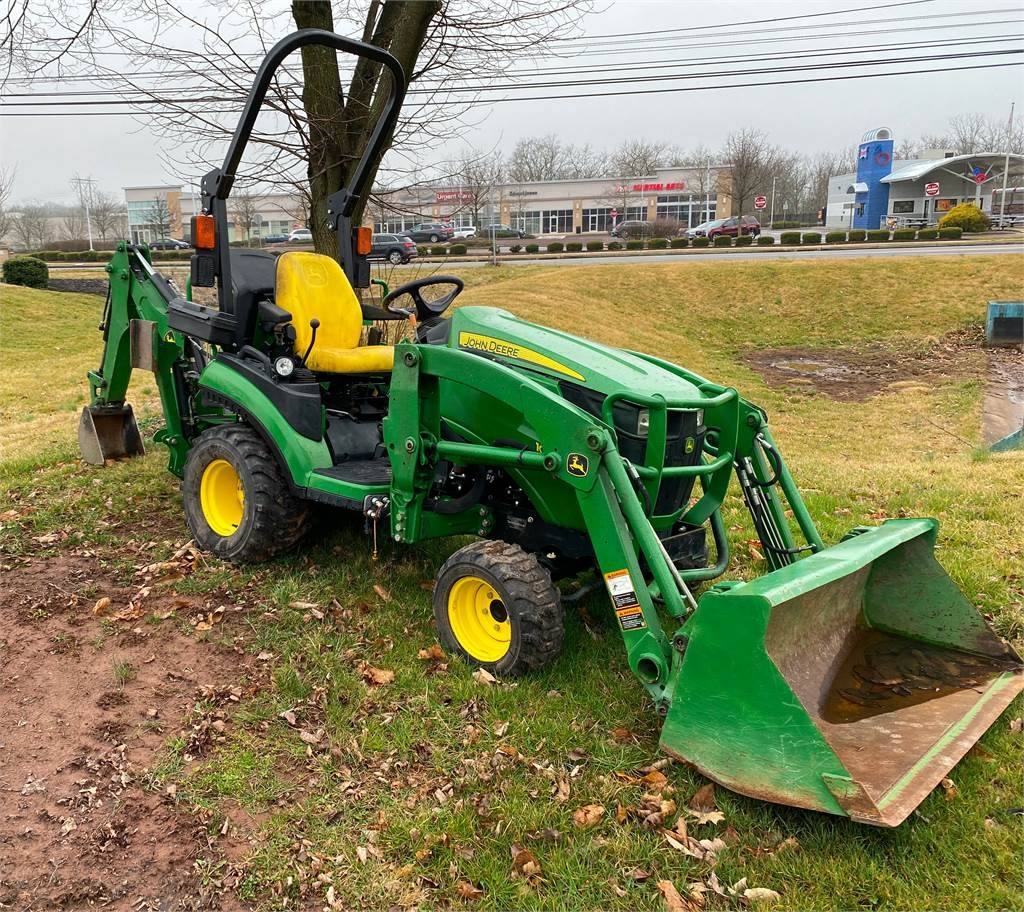 John Deere 1025R