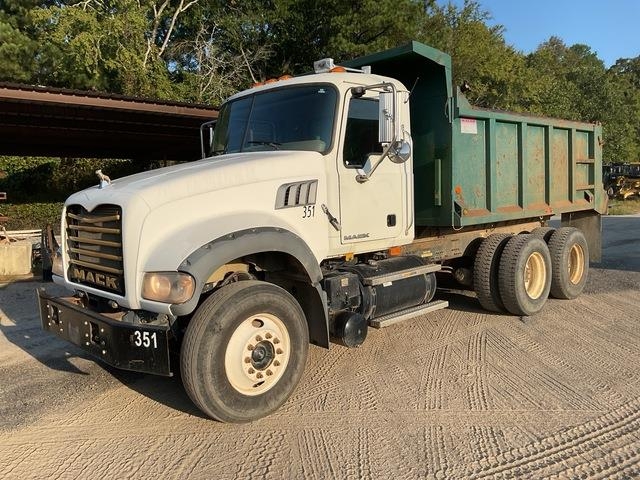 Mack GU713
