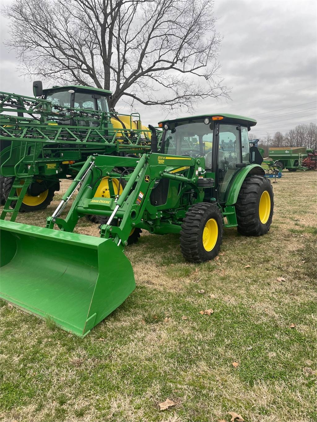 John Deere 5055E