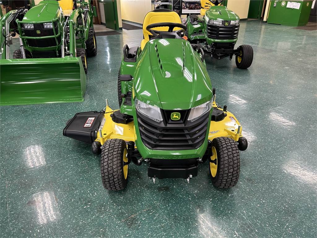 John Deere X570