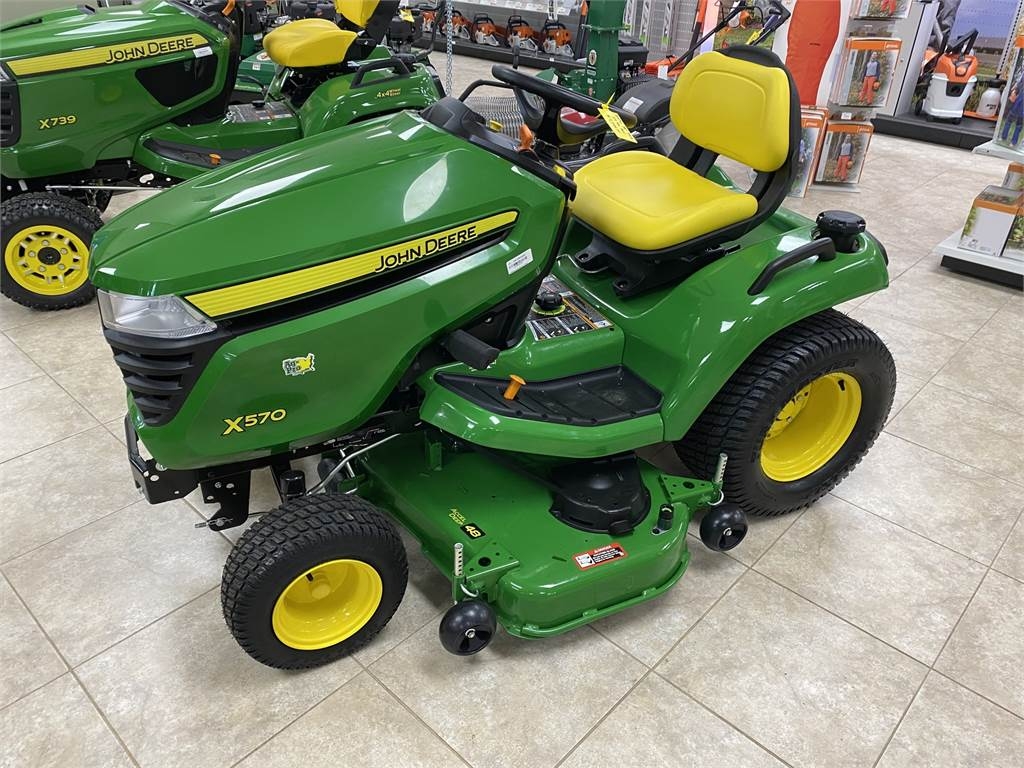 John Deere X570