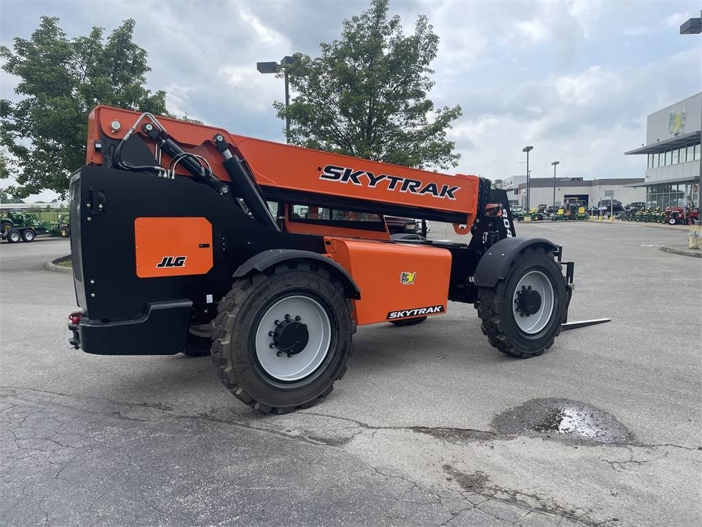 SkyTrak 8042