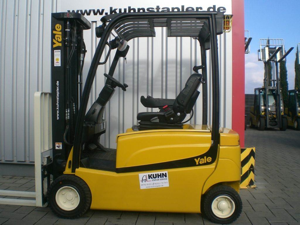 Yale ERP20VF Electric counterbalance Forklifts Material Handling Yale