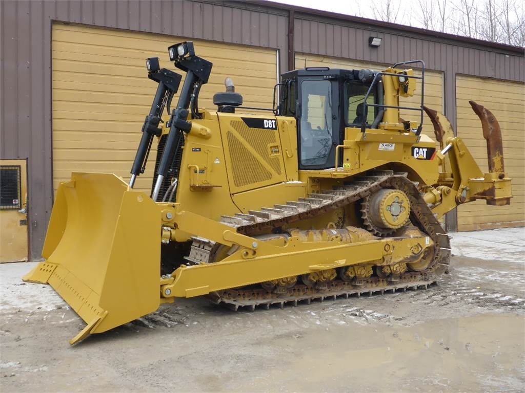 Caterpillar D8T
