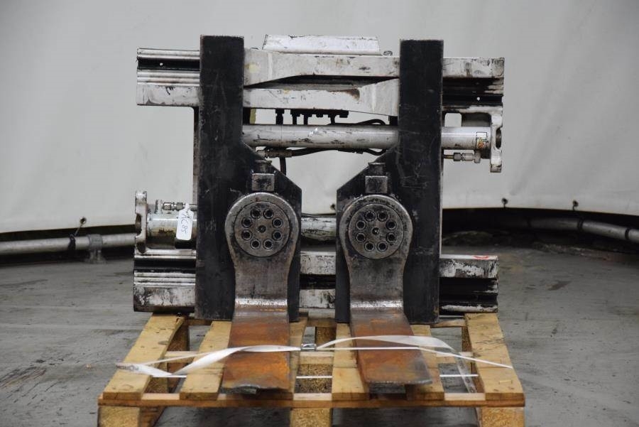 Cascade rotating fork clamp Fork clamps Material Handling MTC