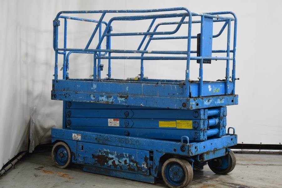 UpRight X26 Scissor lifts Construction MTC Forklifts