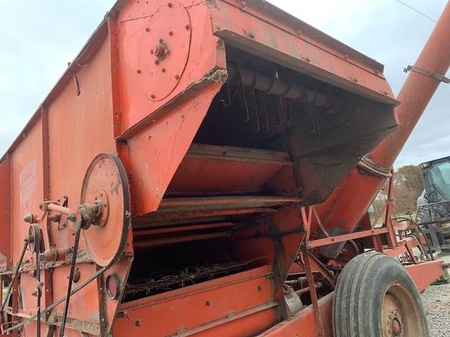 Allis Chalmers 90 Pull Type Combine, :Misc. Construction Attachment, Construction