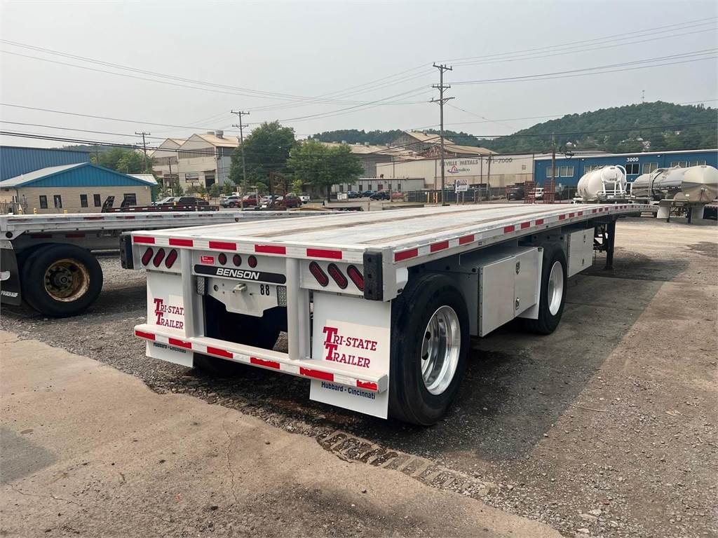 Benson 48'X102 ALUMINUM 524 W/ LIFT AXLE & 3 TOOL BOXES