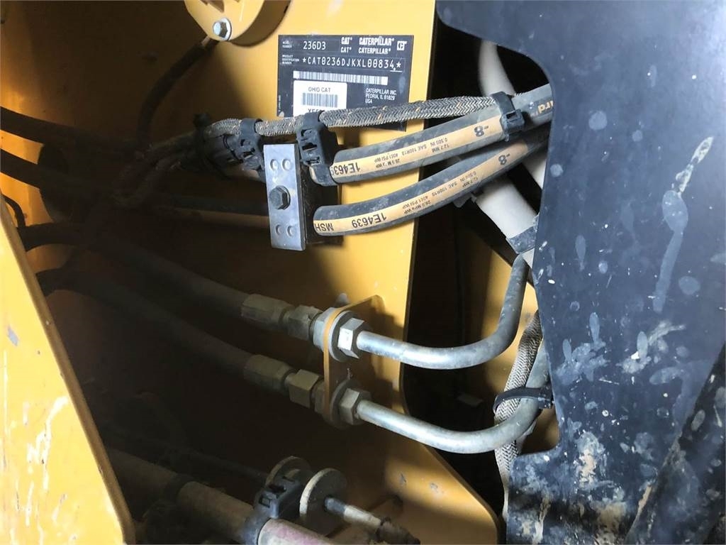 CAT 236D3