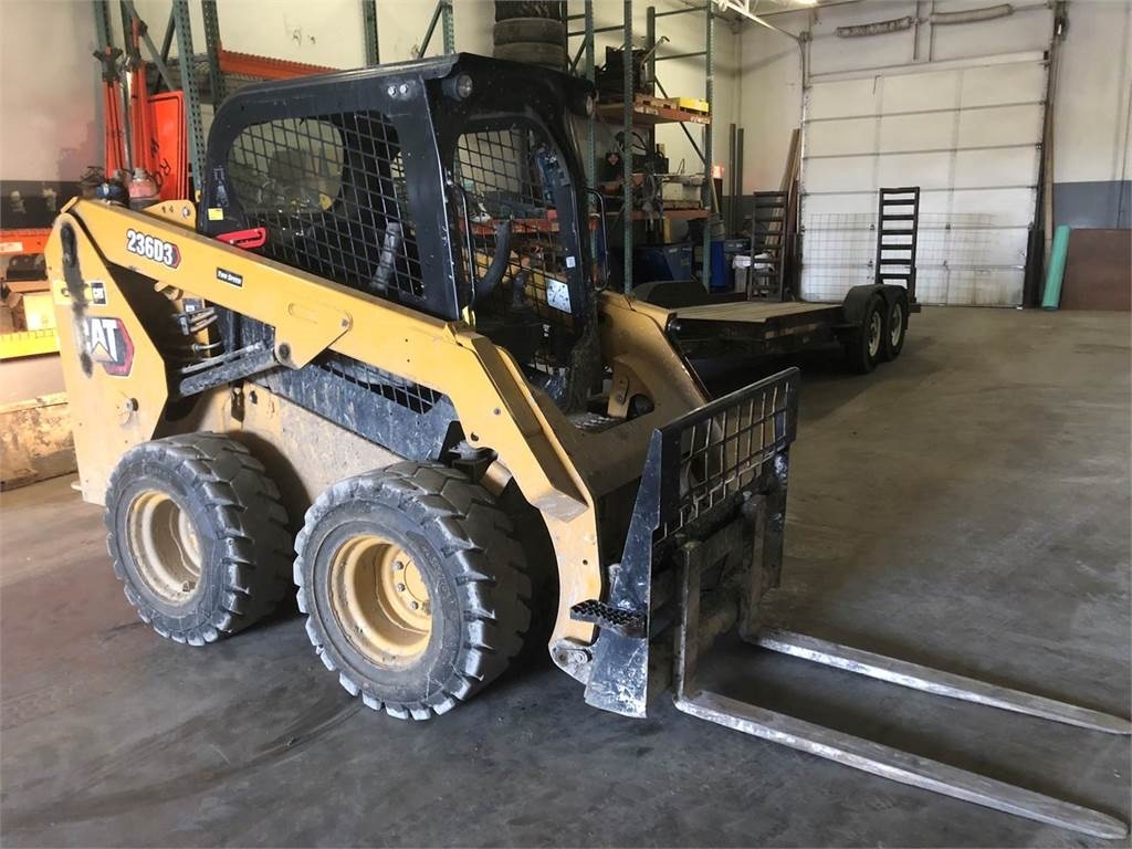CAT 236D3