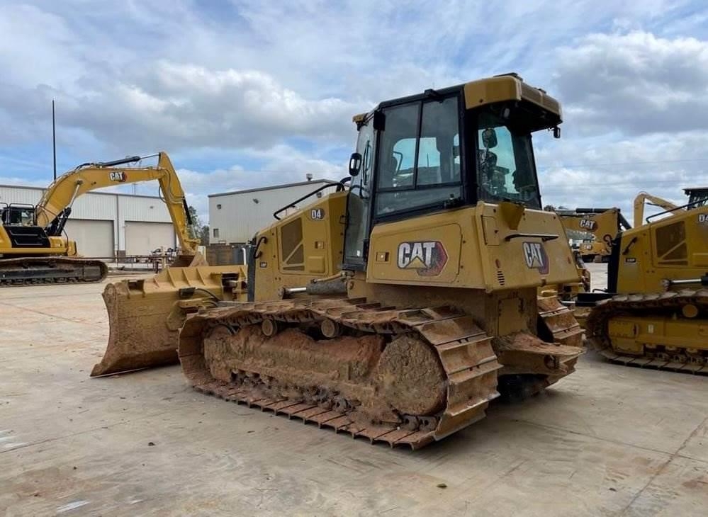 CAT D4
