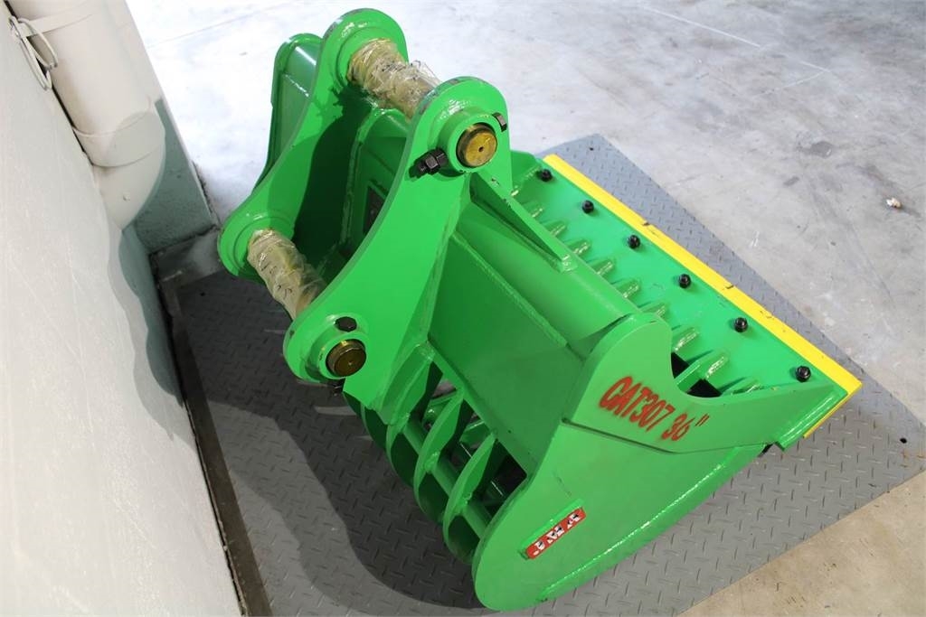 JM Attachments JMA Skeleton Bucket 36" (Bolt on Edge