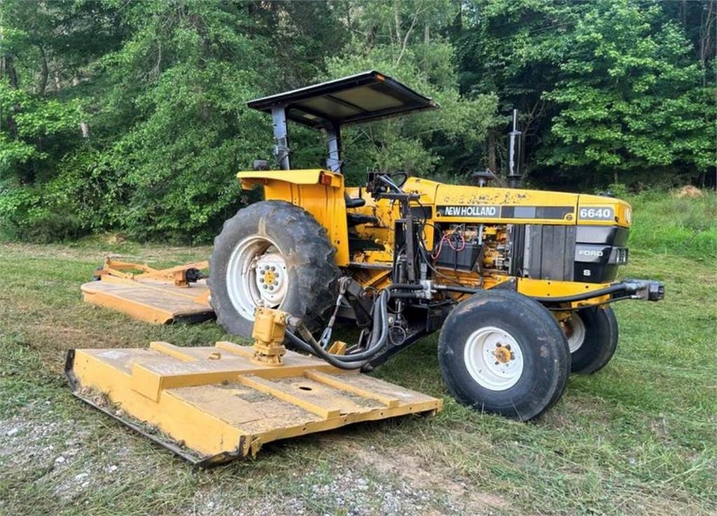 New Holland 6640