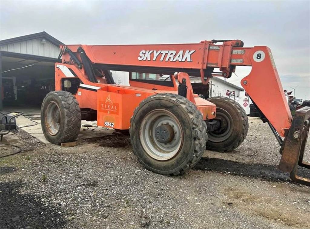 SkyTrak 8042