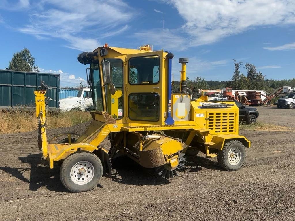 Superior Broom DT80J