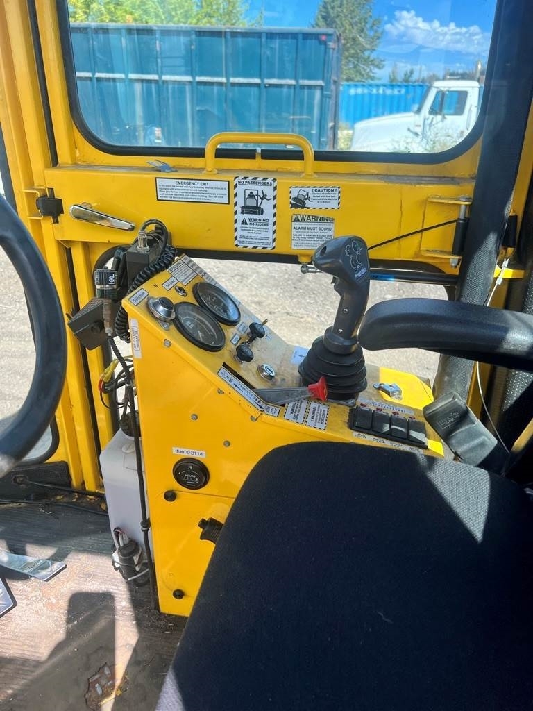 Superior Broom DT80J