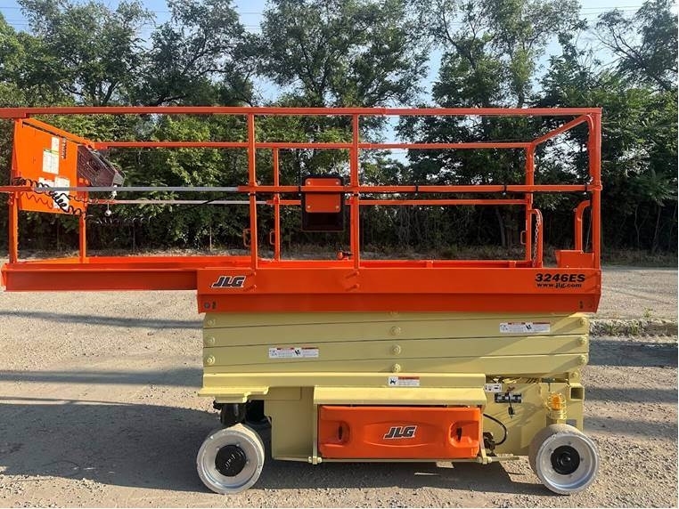 JLG 3246ES, :Misc. Construction Attachment, Construction
