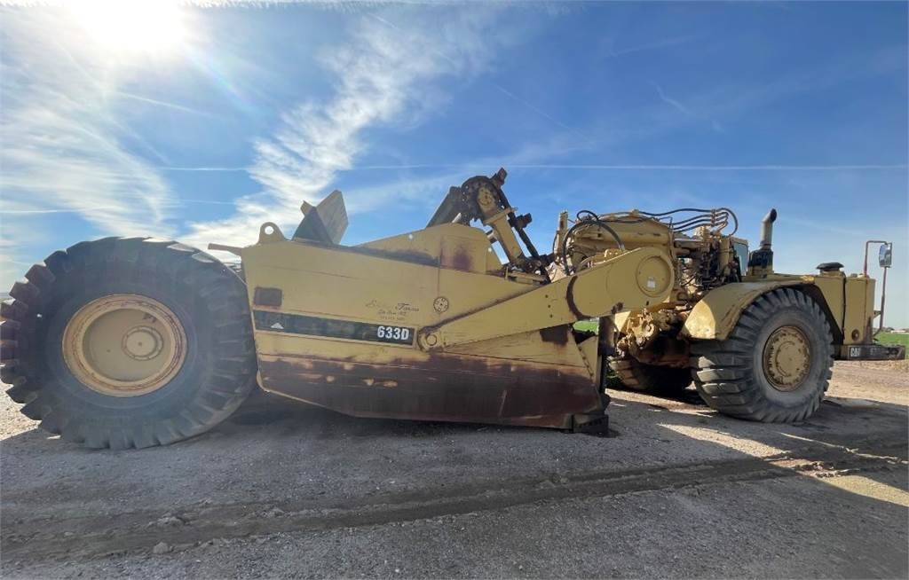 CAT 633D