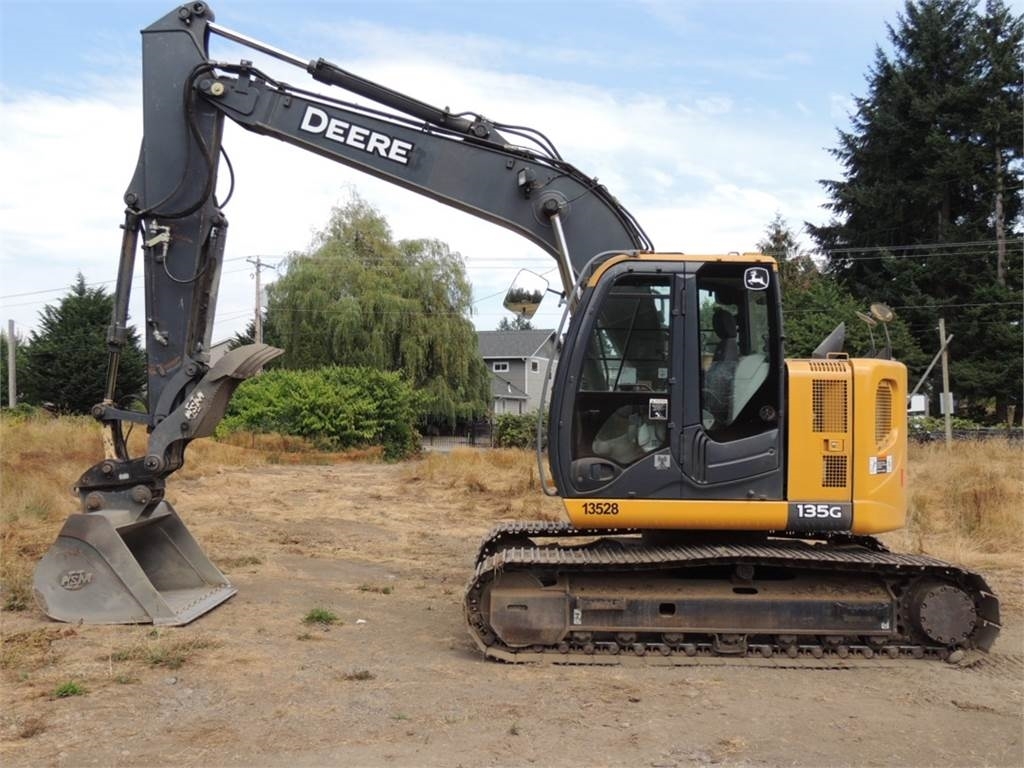 john-deere-135g