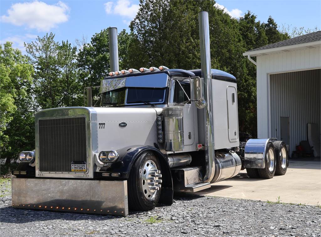 送料込み PETERBILT MODEL 379 トラクター・トレーラーセット 1/64 ピータービルト379 63インチミッドルーフスリーパーキャブ