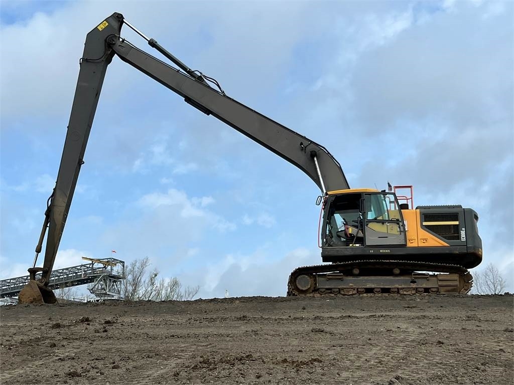 Volvo EC300ELR, image size:1024x768