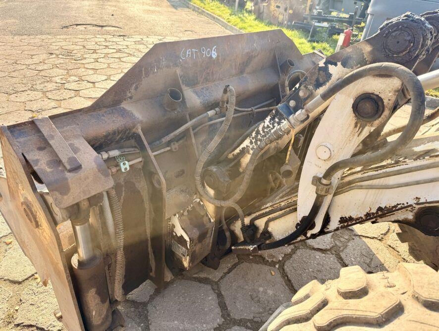 CAT 906