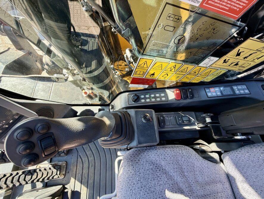 CAT M318F