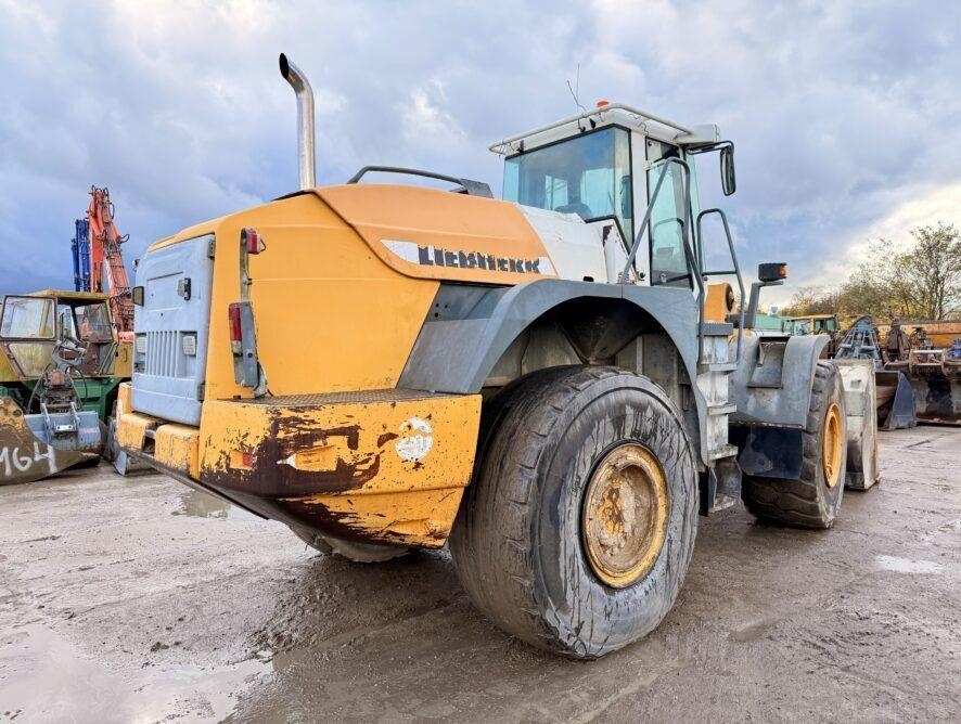 Liebherr L564