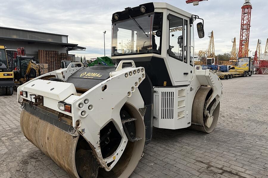 Bomag BW 203 AD-4 AM2
