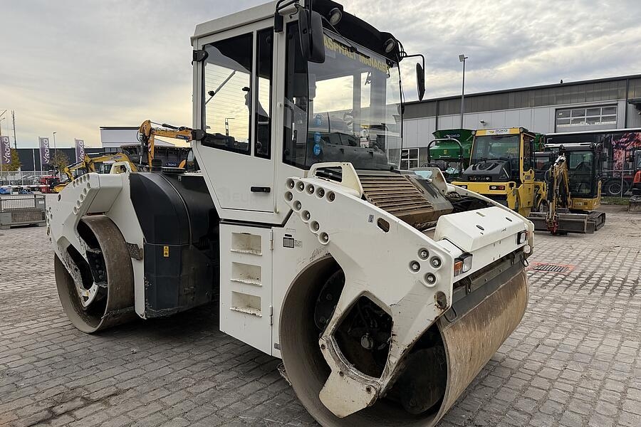 Bomag BW 203 AD-4 AM2