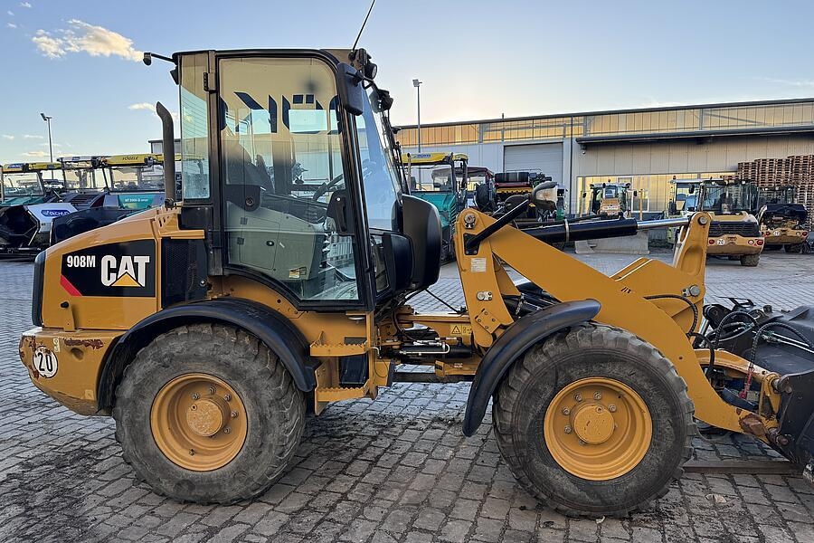 CAT 908 M
