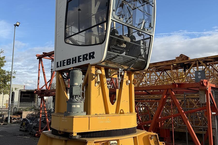 Liebherr 140 EC-H 6 Litr.