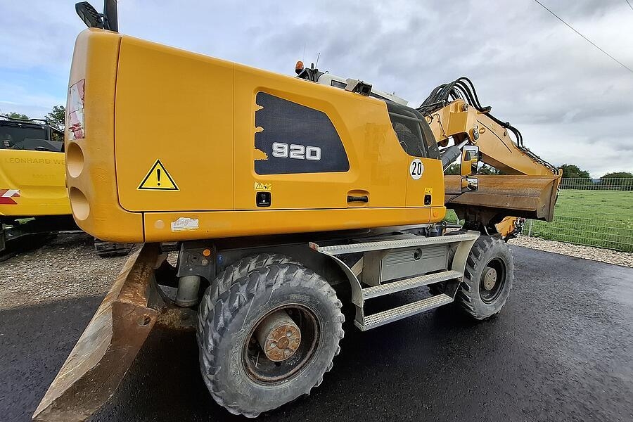 Liebherr A 920 Litronic