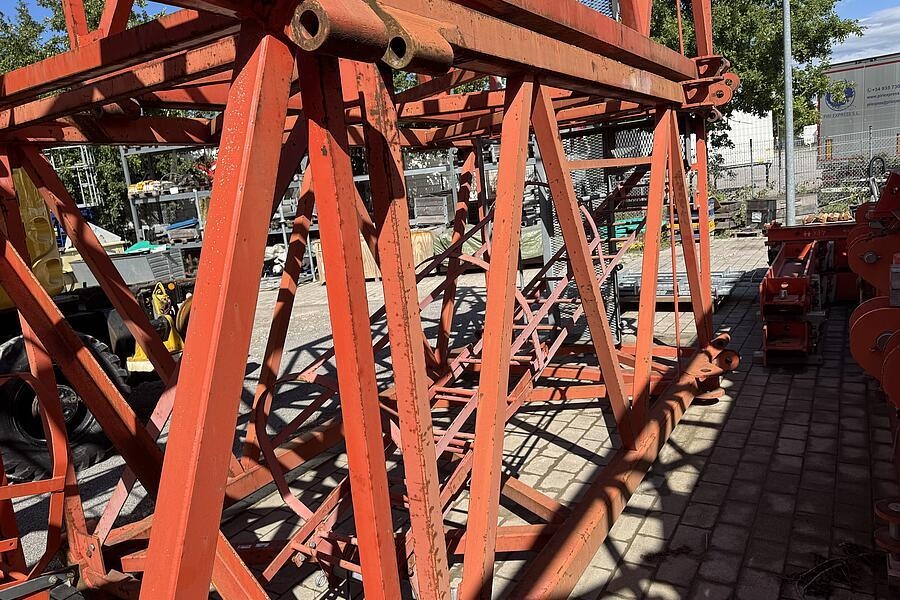 Liebherr Kletterturmstück 256HC, L=4,14m/ Climbing tower se