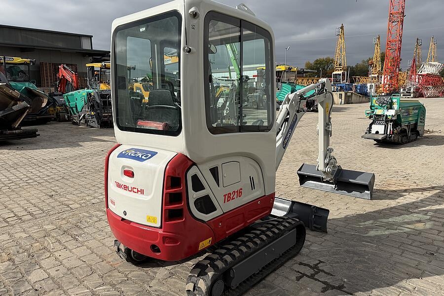 Takeuchi TB 216 V4