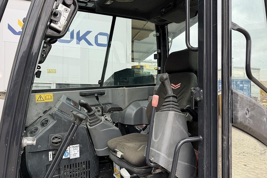 Yanmar VIO 80-AT OilQuick 60-5