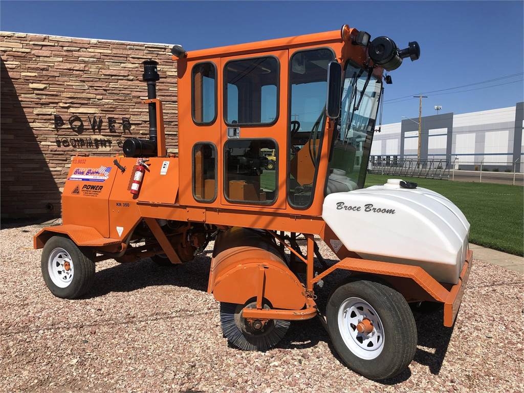 Broce KR350 sn 410160 Sweepers Grounds Care Volvo CE Americas