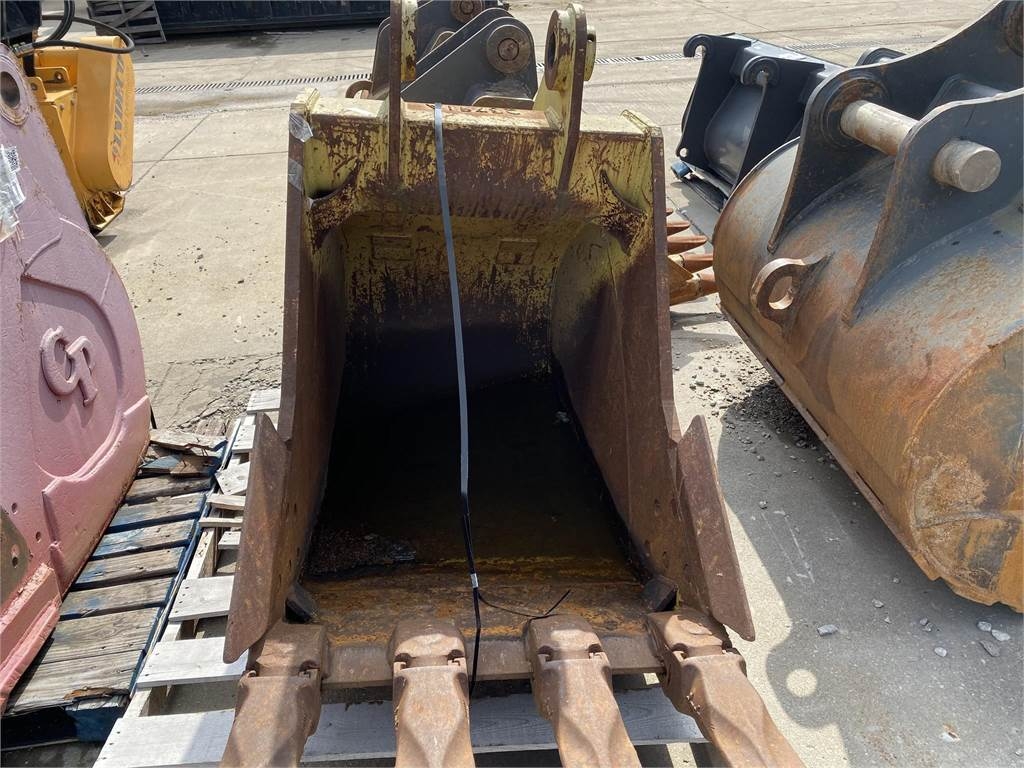 Esco sn RH96082 Buckets Construction Equipment Volvo CE