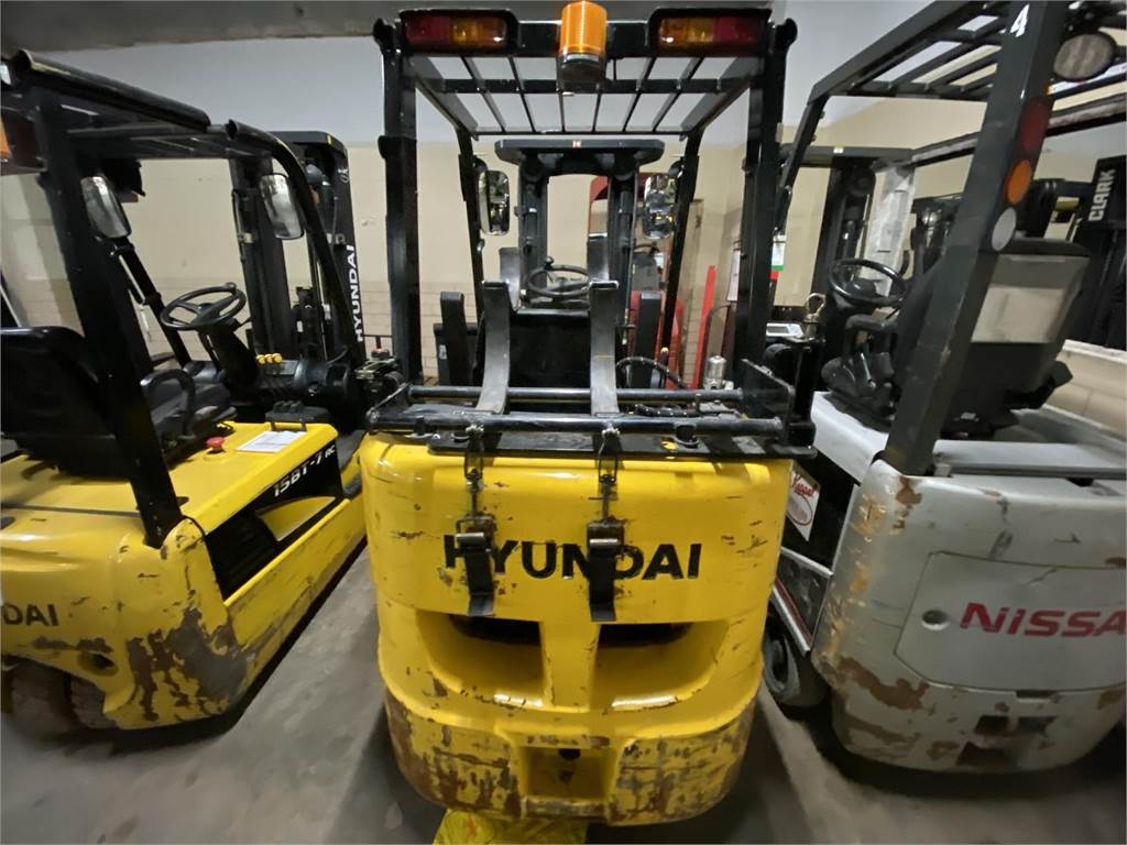 Hyundai 25LC7A sn HHKHHC08VG0001064 Diesel Forklifts Material