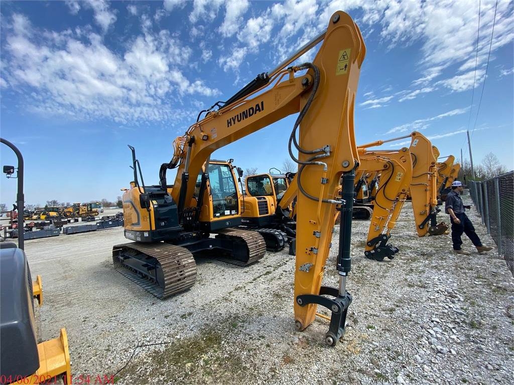 Hyundai HX145 LCR sn HHKHK404CK0001139 Crawler Excavators